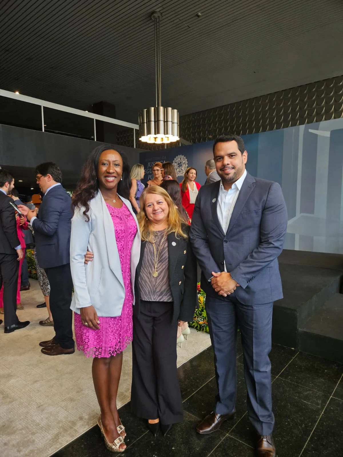 Associados da APAFERJ em encontro institucional